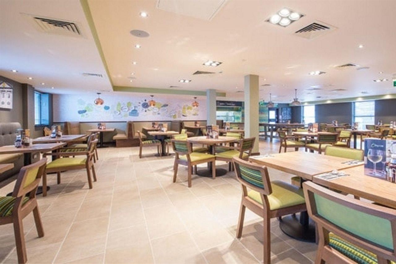 Premier Inn Chelmsford City Centre Exterior photo